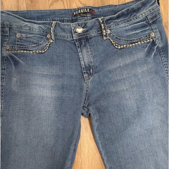Fragile Jean Capri's.  Size 17 - Picture 2 of 9